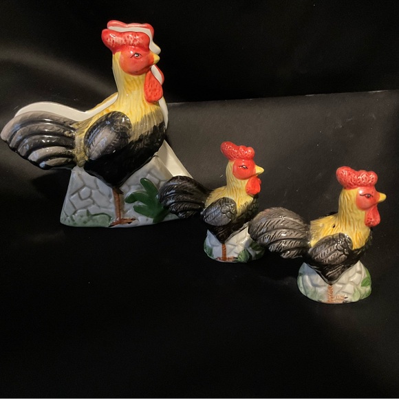 Other - Colorful Rooster Salt Pepper & Napkin Holder Figurine Set
